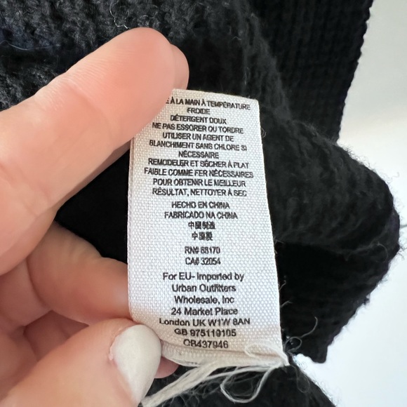 Free People EUC wool cowl neck sweater - Picture 7 of 7